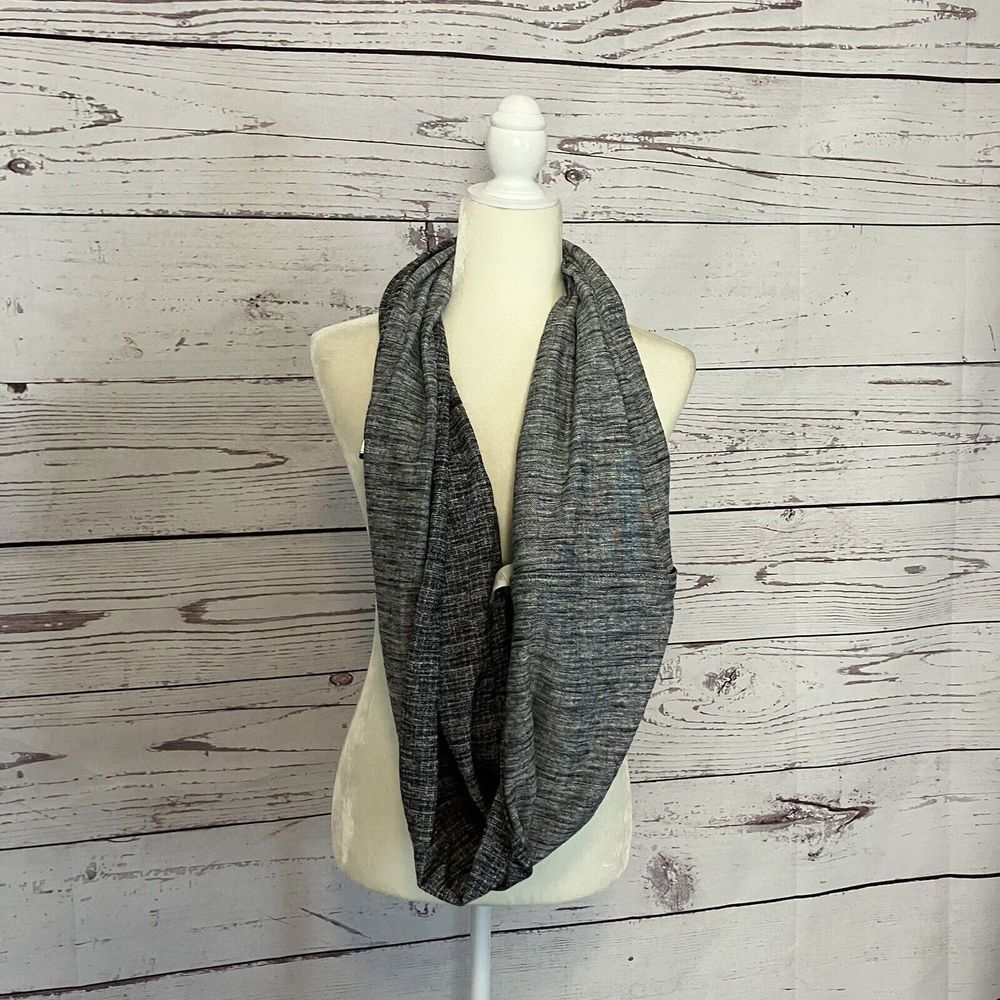 Lululemon Blanket Scarf Womens One Size Gray Vinyasa Wrap Soft Stretch Snap